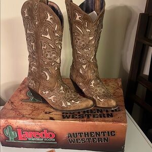 Laredo Tan Heeled Boots with Western Embroidery